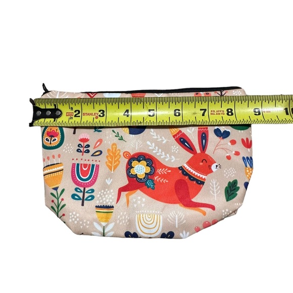 Colorful Retro Cloth Cosmetic Bag with Zip Closure - Picture 5 of 6